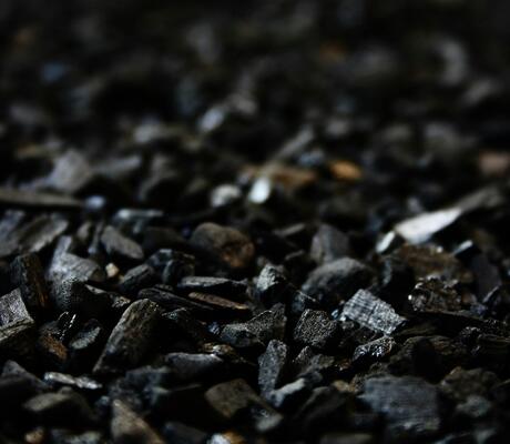 credit Photo de Pixabay: https://www.pexels.com/fr-fr/photo/charbons-noirs-48884/