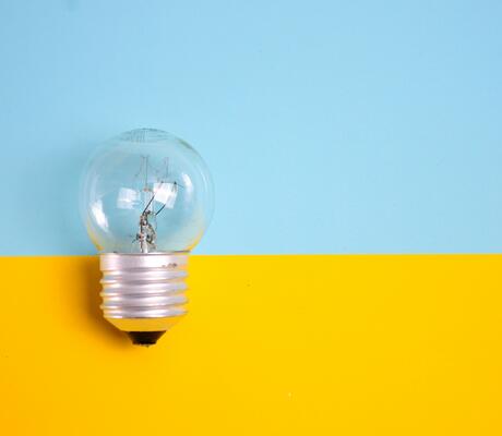crédit Photo de eric anada: https://www.pexels.com/fr-fr/photo/photo-de-l-ampoule-1495580/