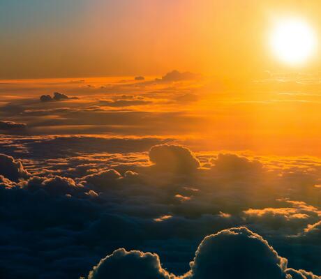 crédit Photo de Pixabay: https://www.pexels.com/fr-fr/photo/mer-de-nuages-355508/