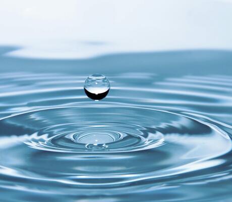 crédit Photo de Pixabay: https://www.pexels.com/fr-fr/photo/goutte-d-eau-40784/
