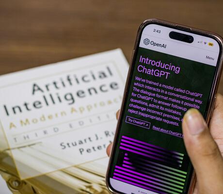 Photo de Sanket  Mishra: https://www.pexels.com/fr-fr/photo/main-smartphone-technologie-porter-16461434/